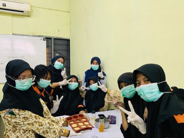 KARYA ILMIAH REMAJA - YOUTHLAB