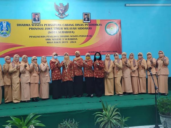 PENGUKUHAN PENGURUS DHARMA WANITA SMKN 3 SURABAYA