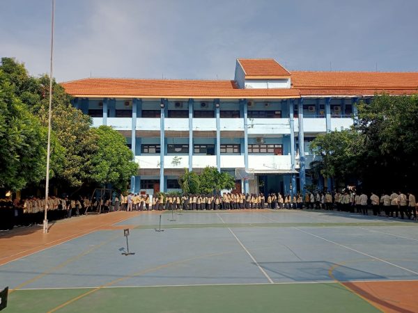 Halal Bihalal di Hari Pertama Sekolah SMK Negeri 3 Surabaya