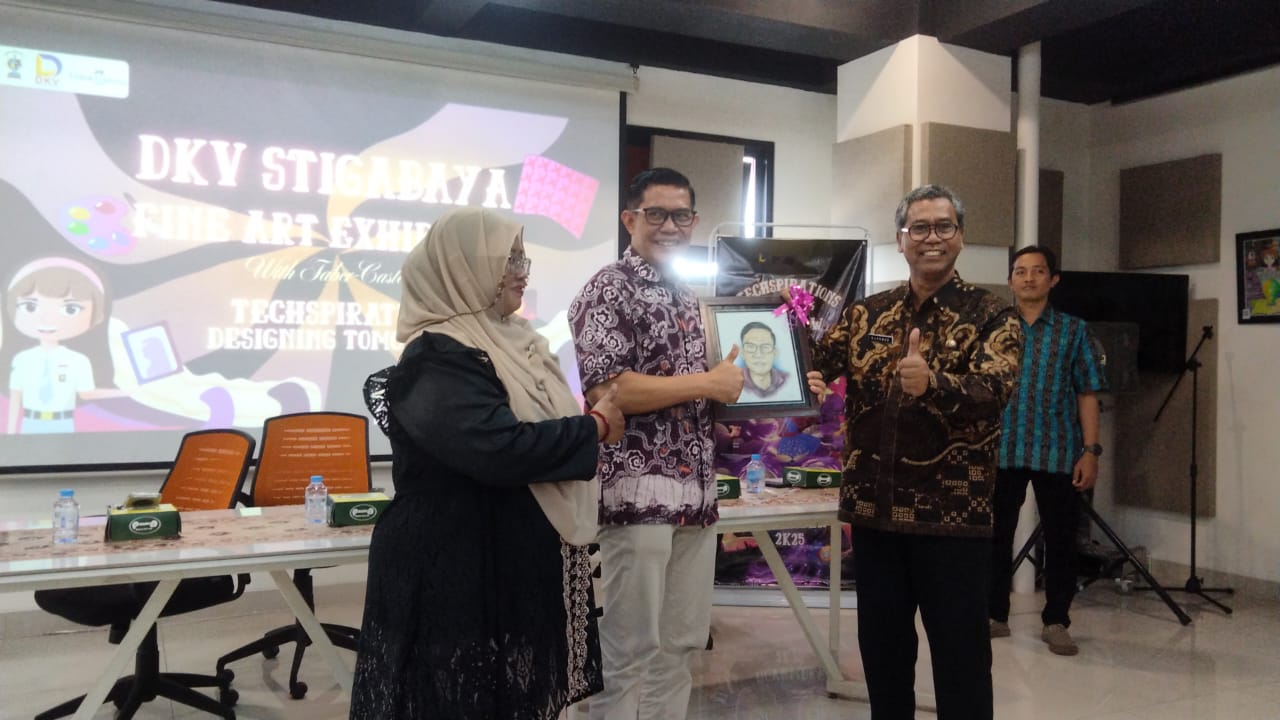 DKV STIGABAYA MENGGELAR ART EXHIBITION "TECHSPIRING: DESIGNING TOMORROW"