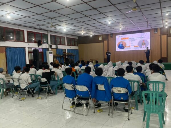 SMKN 3 Surabaya Gelar Seminar “Drug Free & Violent Free” untuk Membangun Generasi Tangguh