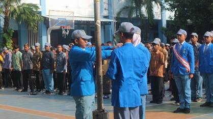 PERINGATAN HARI PENDIDIKAN NASIONAL, SMKN 3 SURABAYA TANAMKAN NILAI DISIPLIN DAN PENTINGNYA ILMU